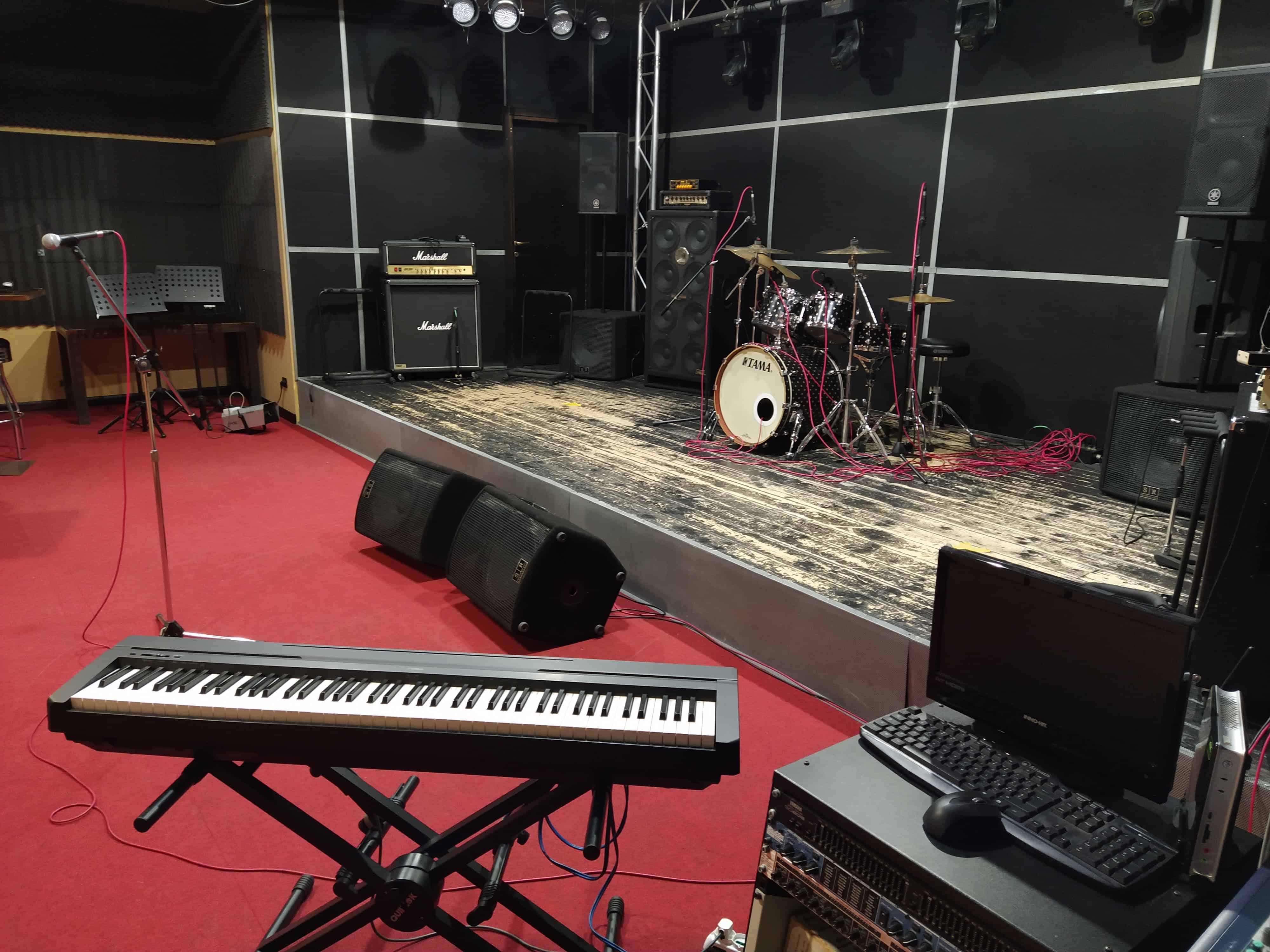 sala live a-min